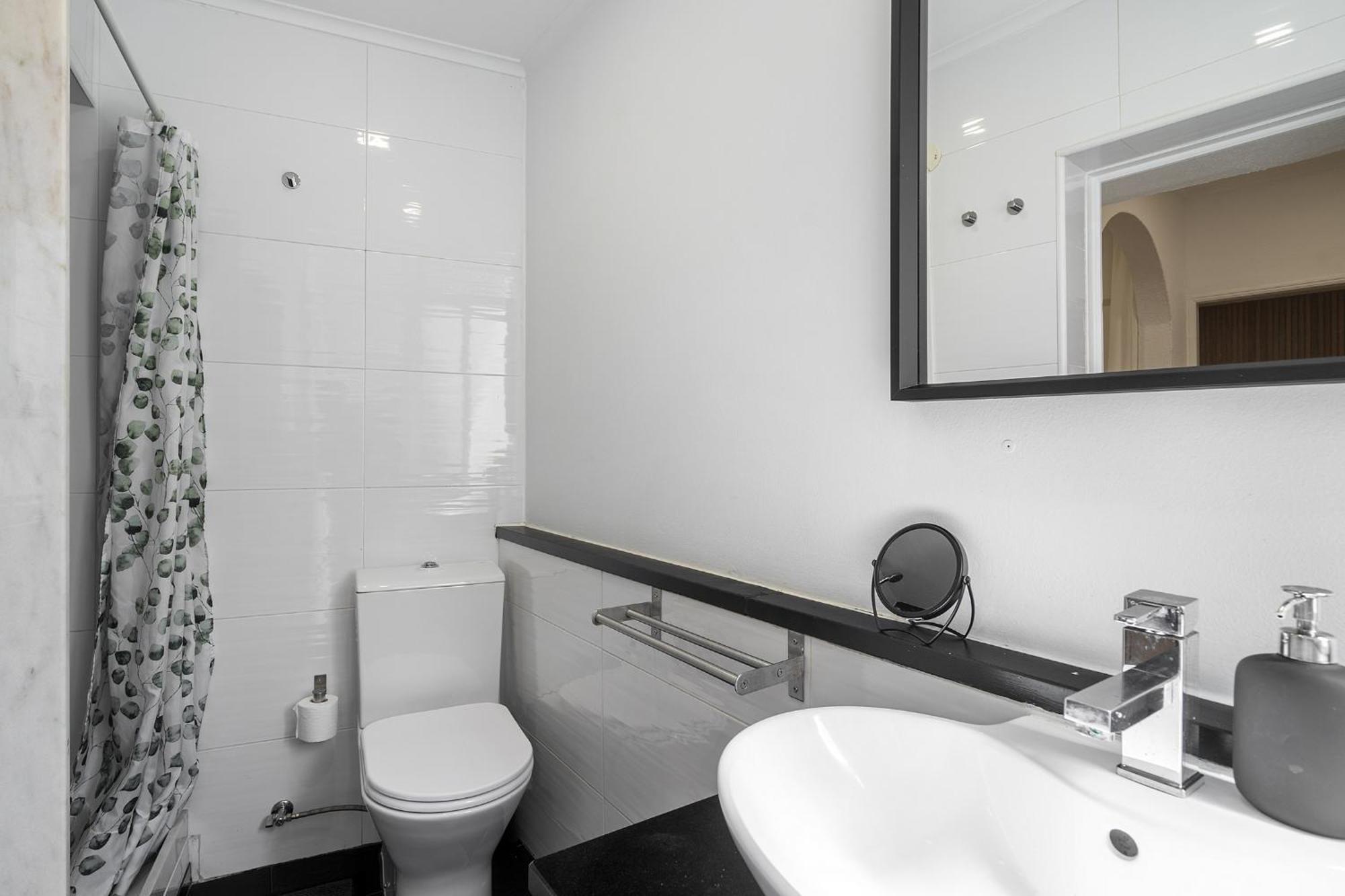 Whome Stylish Family Residence In The Heart Of Chiado Лиссабон Экстерьер фото