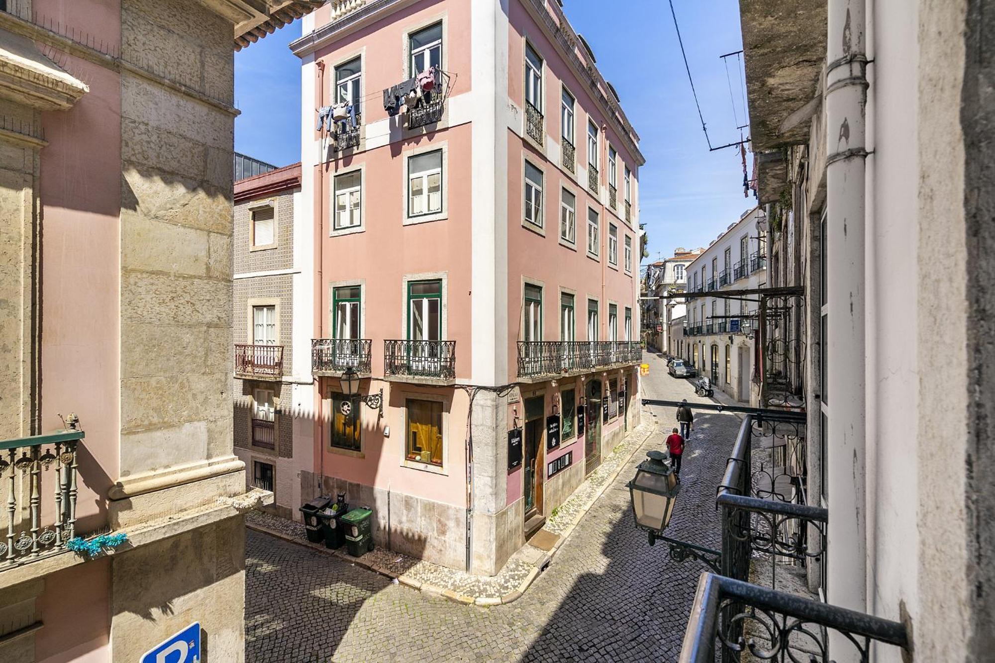 Whome Stylish Family Residence In The Heart Of Chiado Лиссабон Экстерьер фото
