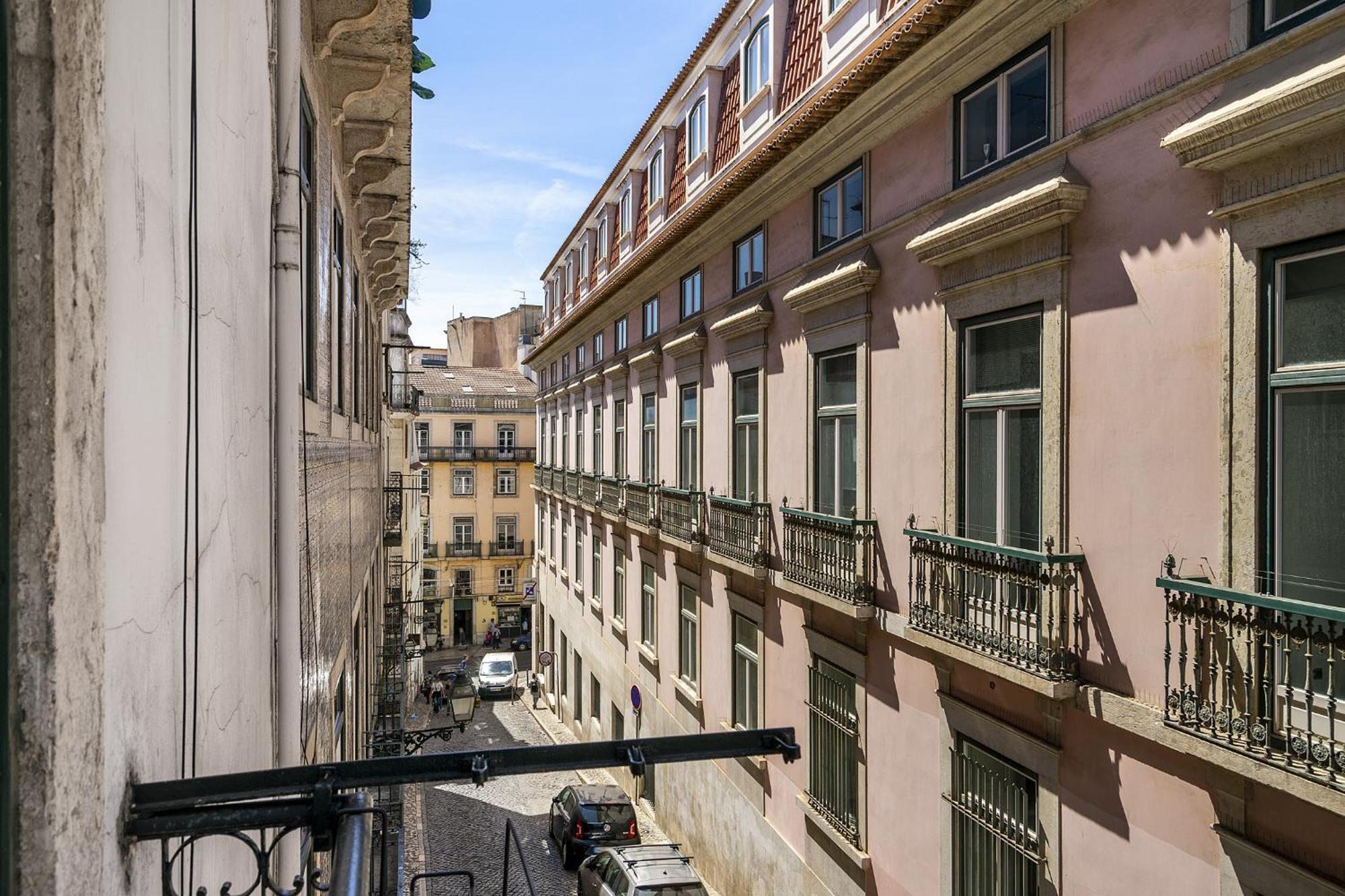 Whome Stylish Family Residence In The Heart Of Chiado Лиссабон Экстерьер фото